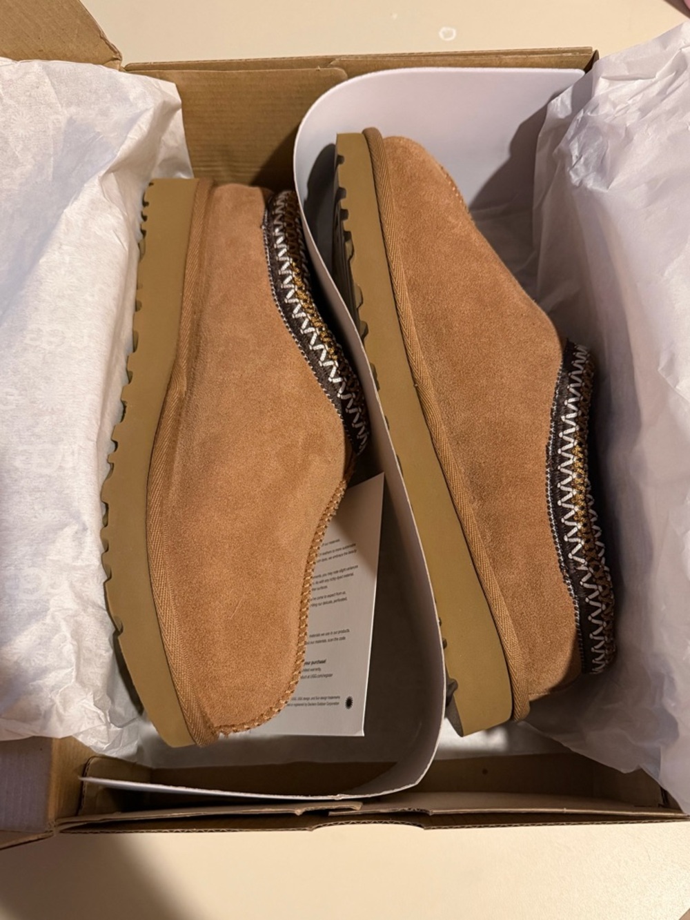 NWT UGG SLIPPERS